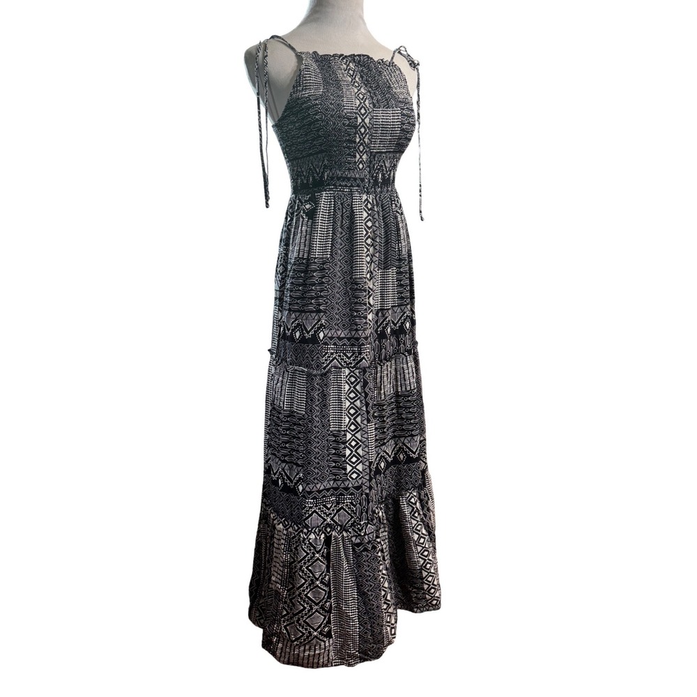Wild Fable Maxi Dress Womens Medium Smocked Boho Geometric Black White